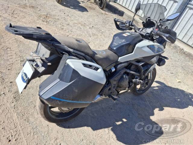 2025 KAWASAKI VERSYS 