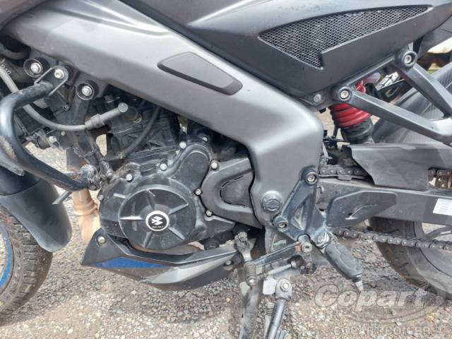 2025 BAJAJ DOMINAR 