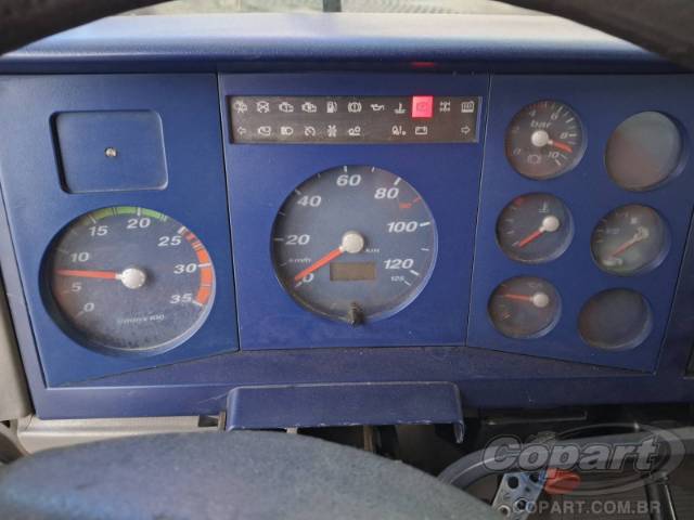2005 VOLKSWAGEN 8.150 