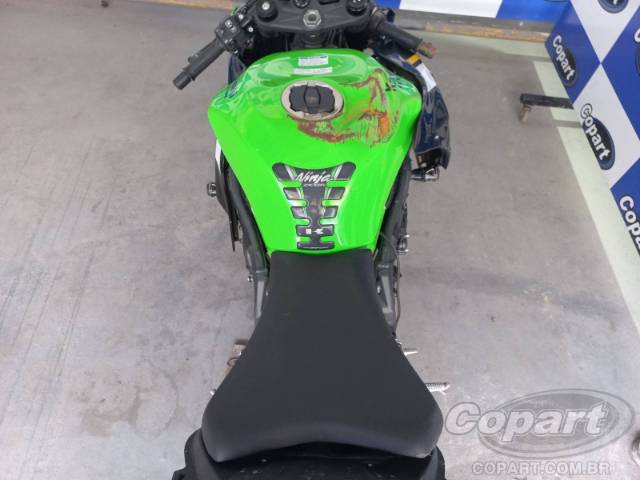 2025 KAWASAKI NINJA ZX-6R 