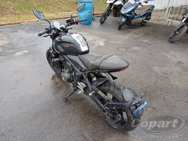 2025 TRIUMPH TRIDENT 