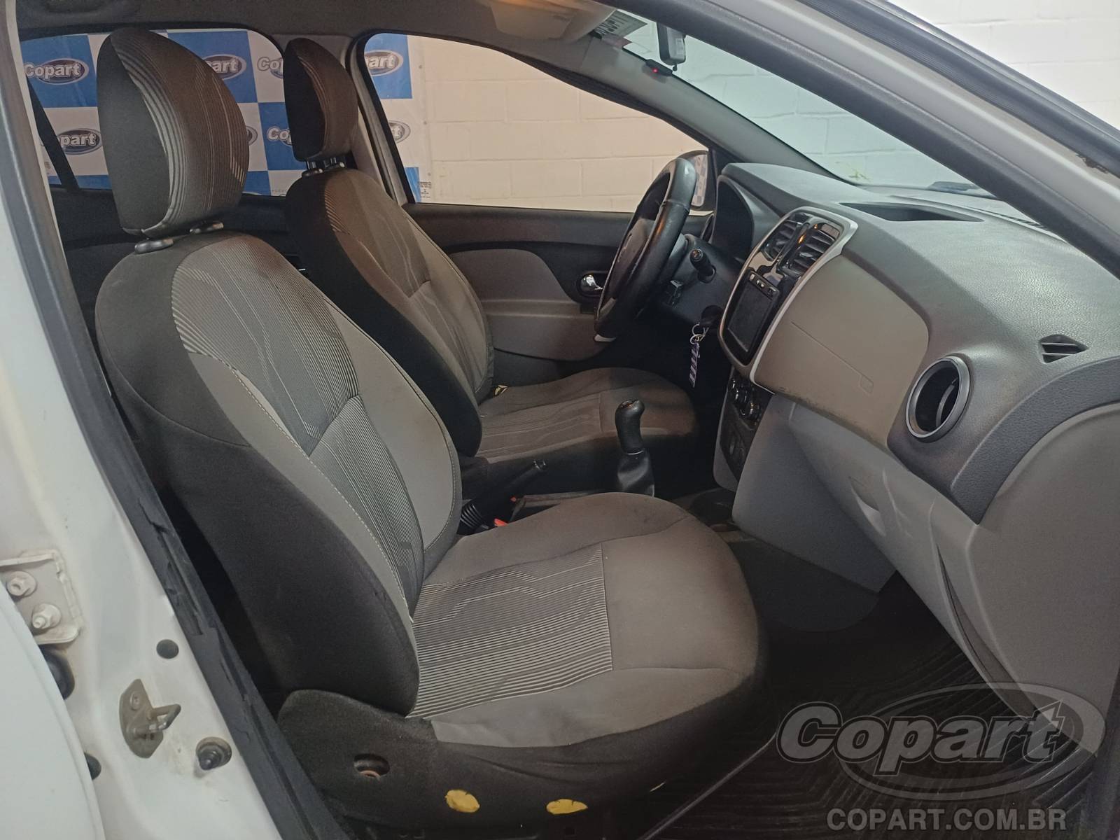 Foto 5: 2015 RENAULT LOGAN