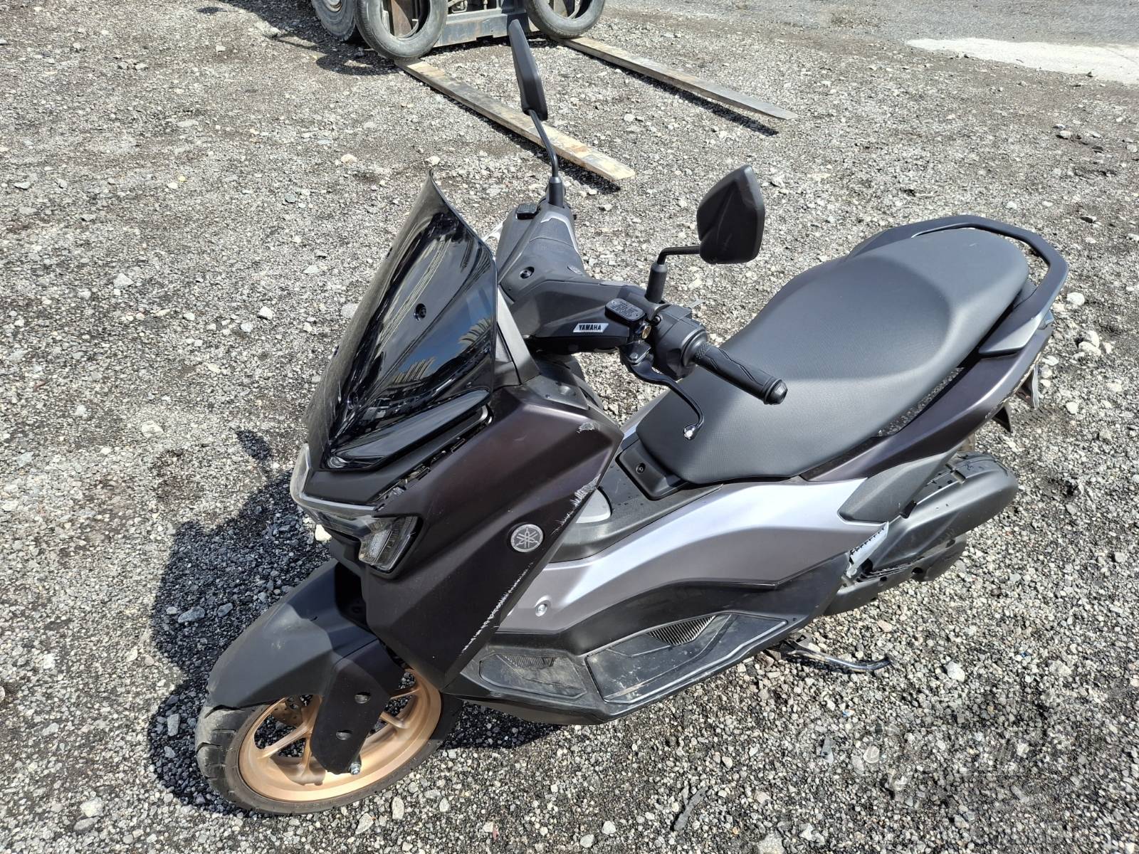 Foto 2: 2025 YAMAHA NMAX