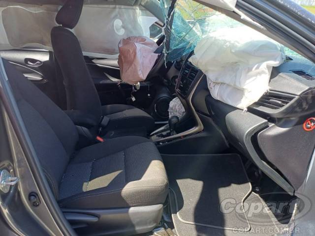 2025 TOYOTA YARIS SEDA 