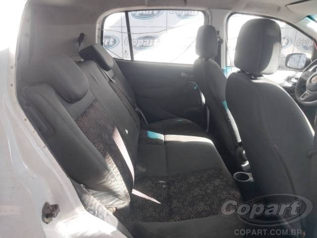 2015 FIAT UNO 