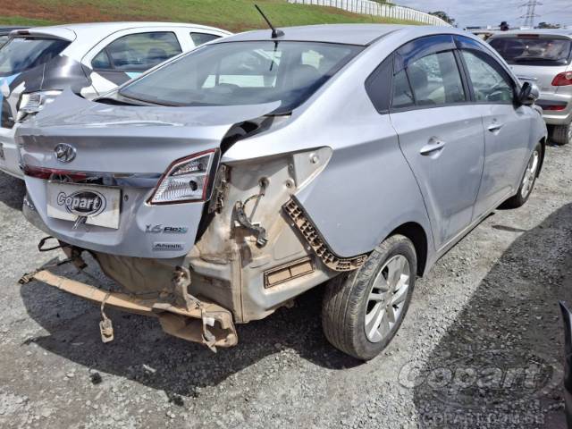 2014 HYUNDAI HB20S 