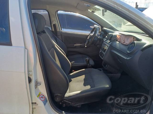 2015 VOLKSWAGEN VOYAGE 