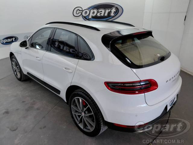 2017 PORSCHE MACAN 