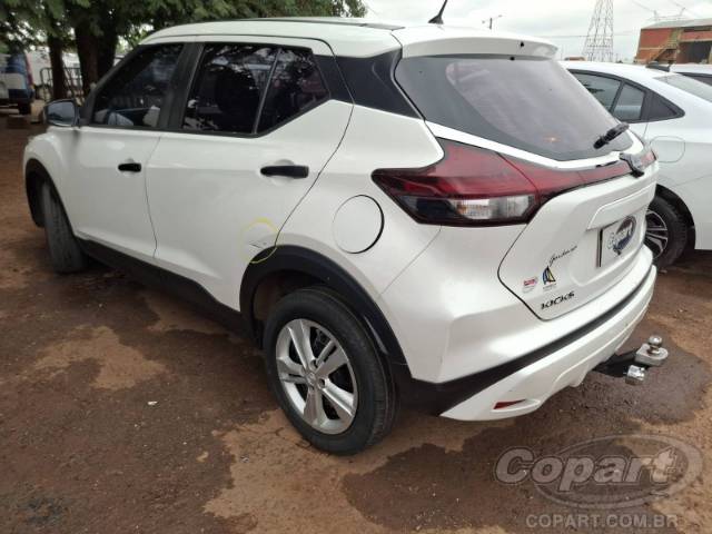 2023 NISSAN KICKS 