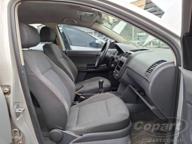 2005 VOLKSWAGEN POLO SEDAN 