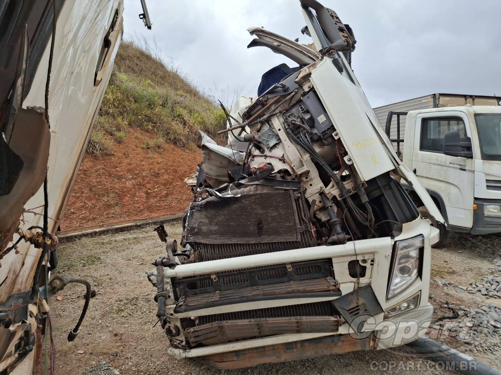 2012 VOLVO FH Caminhão Conservado