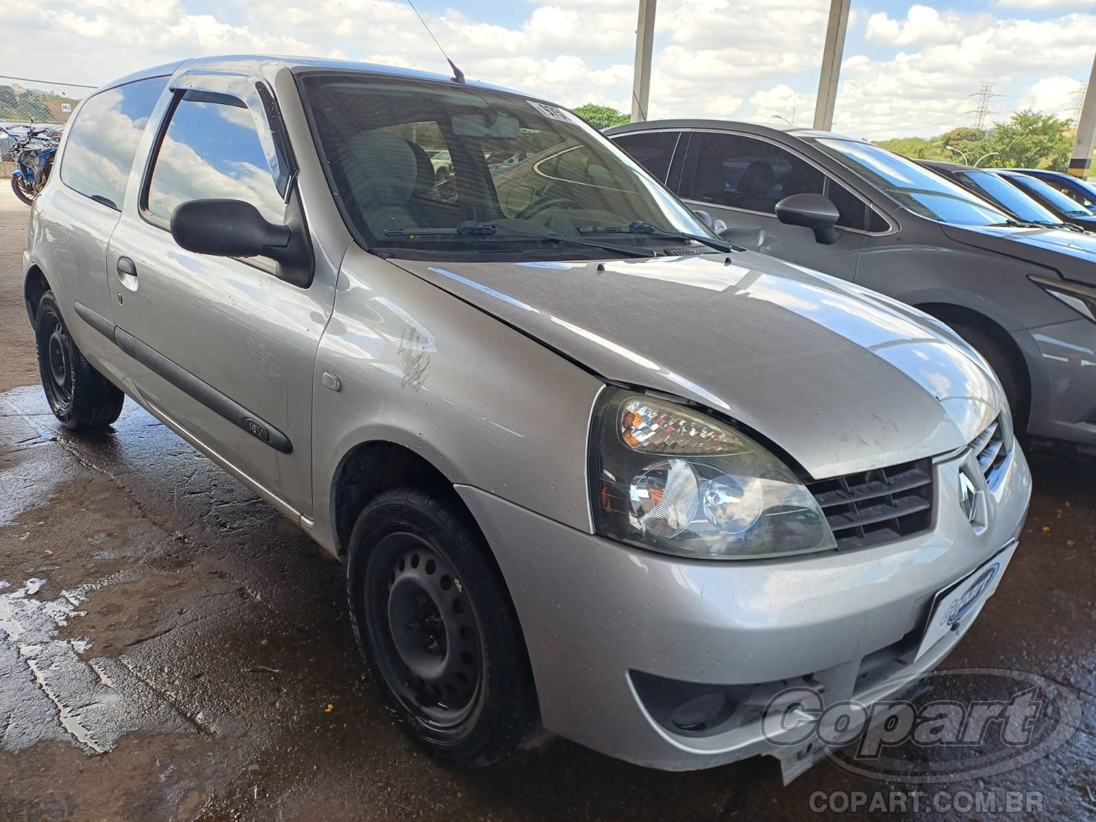 Veículo Renault Clio Renault Clio Campus 1.0 16V Hi-Flex 2010 Médio Dano 2010 em leilão