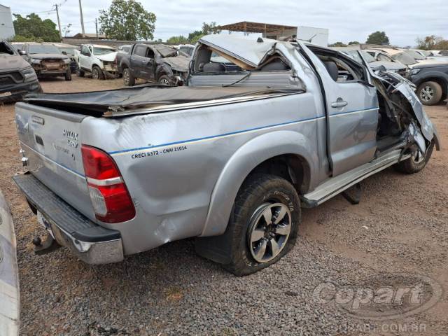 2015 TOYOTA HILUX CD 