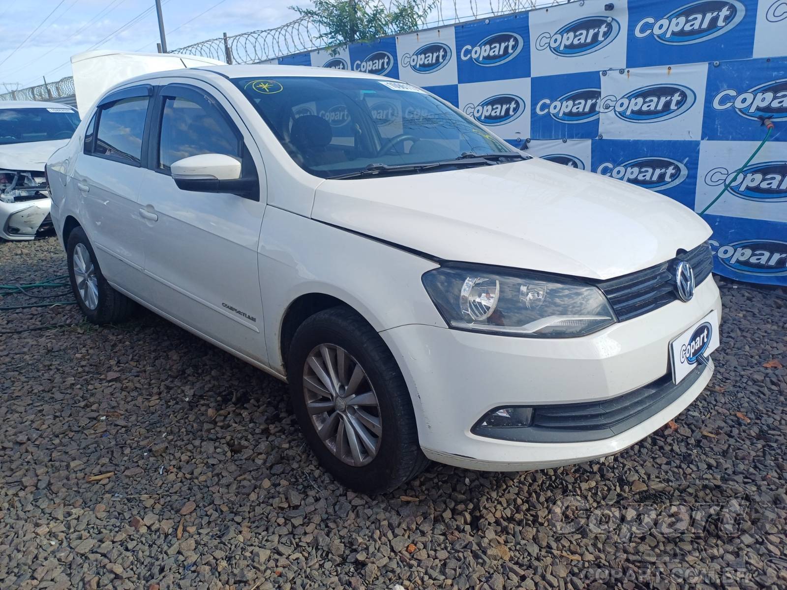 VOLKSWAGEN VOYAGE 2015