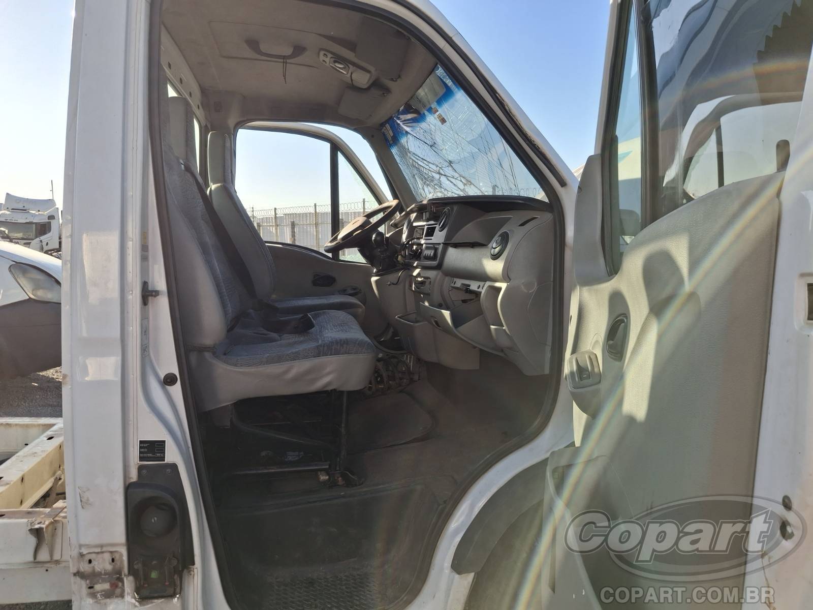 2011 RENAULT MASTER CHASSI CAB — foto 5 de 12