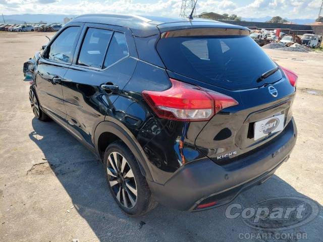 2017 NISSAN KICKS 