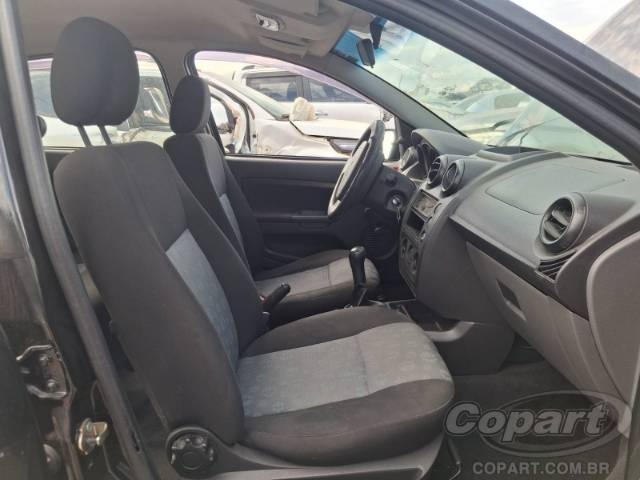 2011 FORD FIESTA 