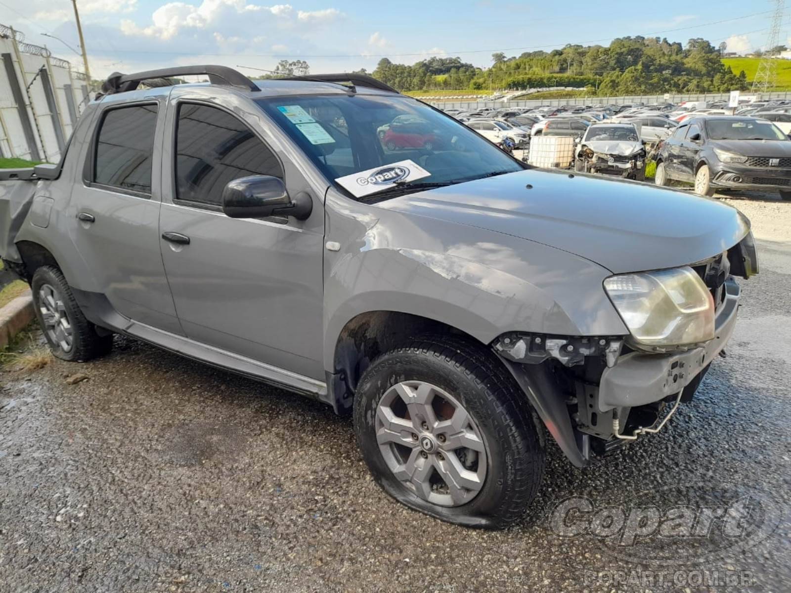 Renault Oroch Intense 1.6 16V SCE 2023 Médio Dano