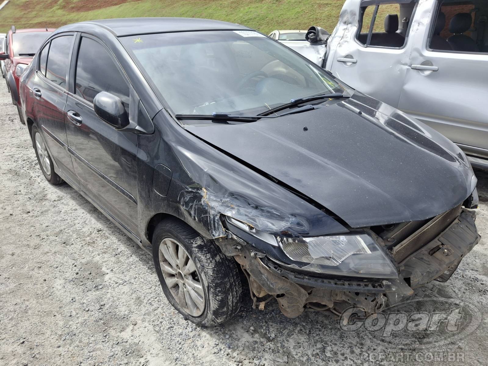 Veículo Honda Honda Honda City LX 1.5 16V 2012/2013 Colisão Frontal 2013 em leilão