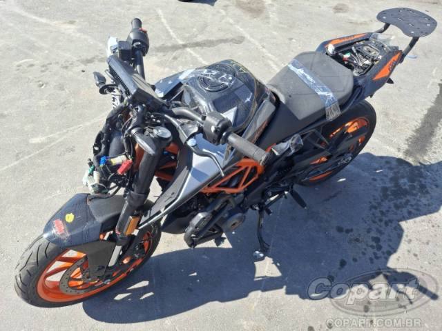 2025 KTM 390 DUKE 