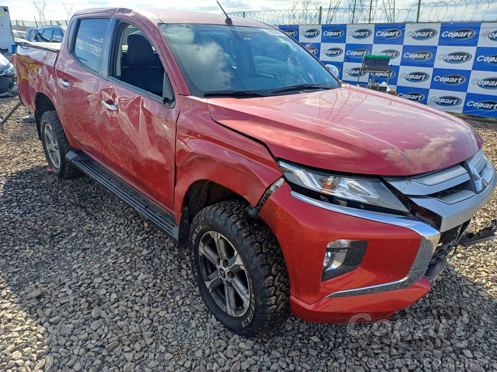 Veículo Mitsubishi L200 MITSUBISHI L200 TRITON 2022 Colisão Média Monta 2022 em leilão