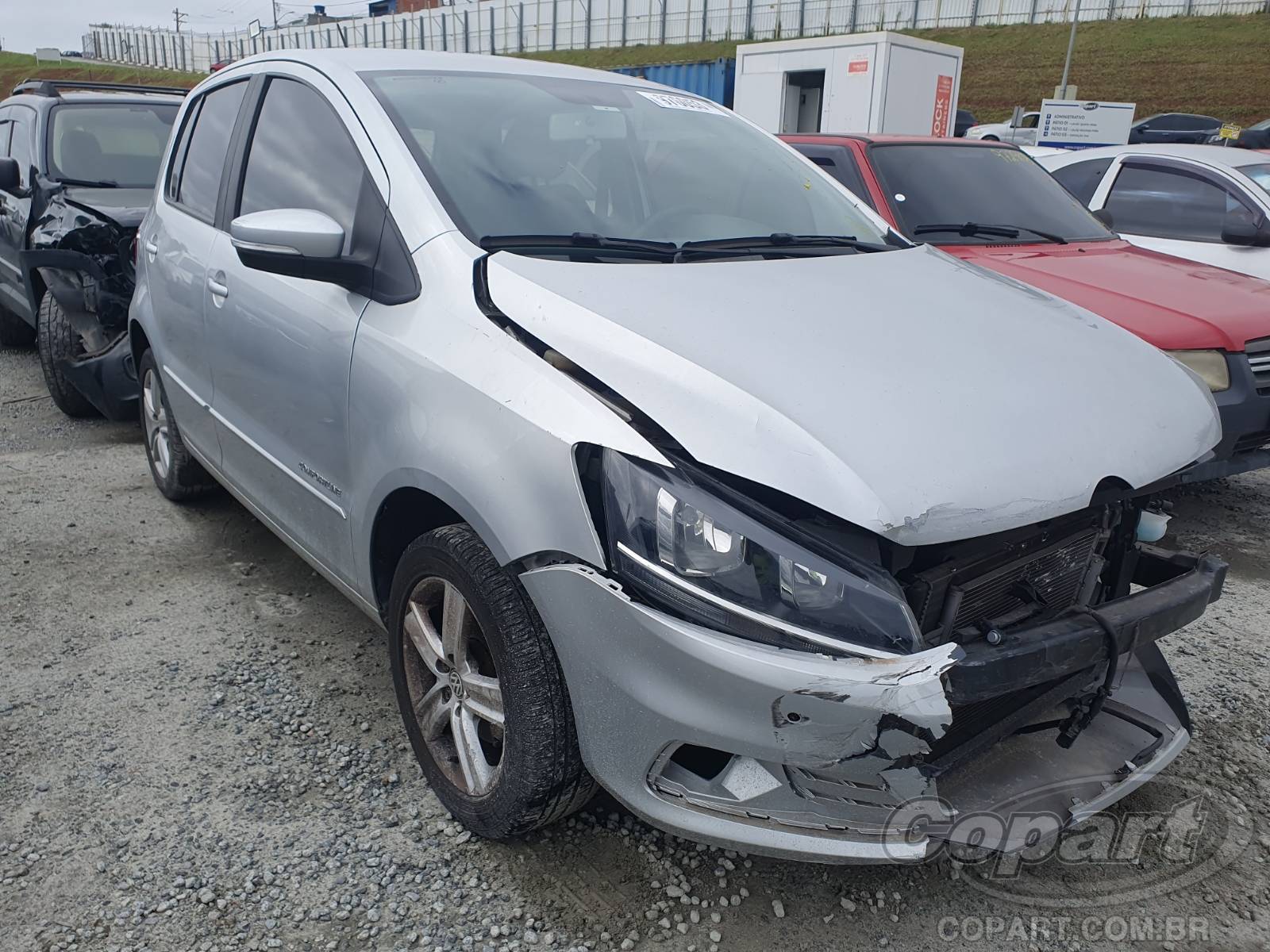 Veículo VW - VolksWagen Fox Volkswagen Fox Comfortline I-Motion 1.6 MSI 2015 Médio Dano Frontal 2015 em leilão