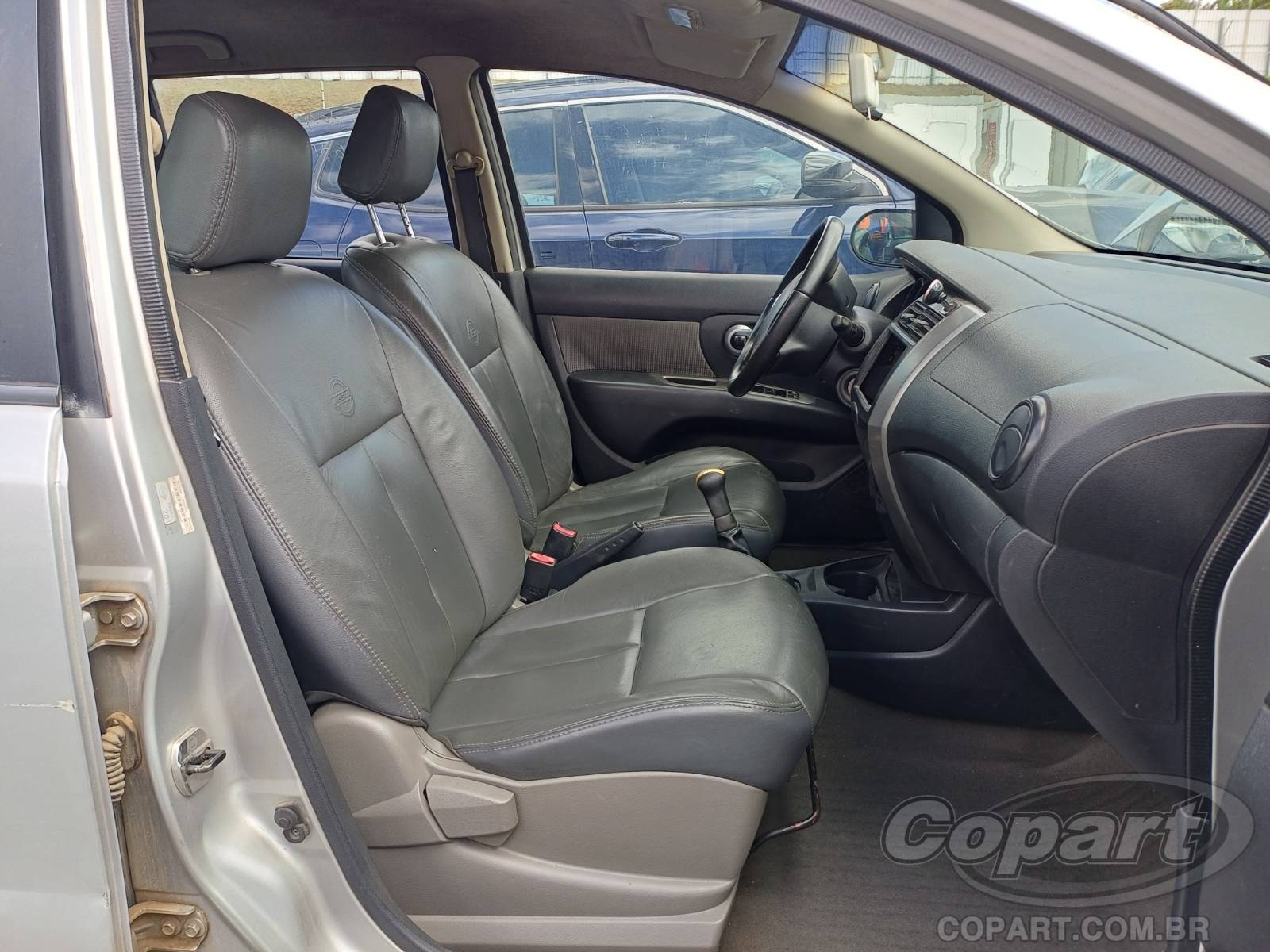 2012 NISSAN LIVINA — foto 5 de 11