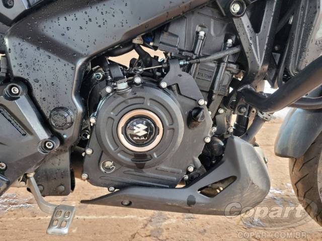 2025 BAJAJ DOMINAR 