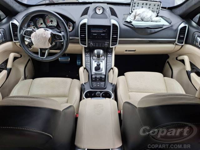 2017 PORSCHE CAYENNE 