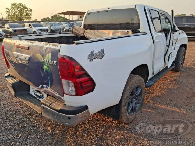 2024 TOYOTA HILUX CD 