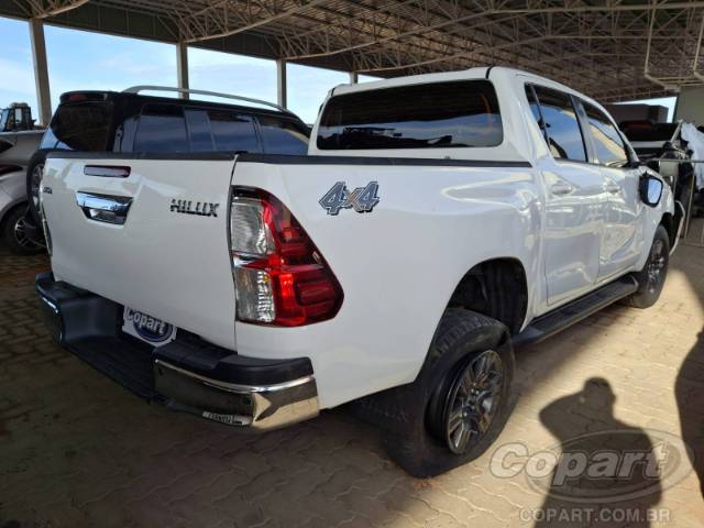 2024 TOYOTA HILUX CD 