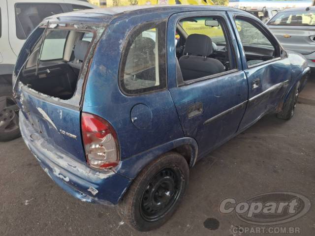 2001 CHEVROLET CORSA 