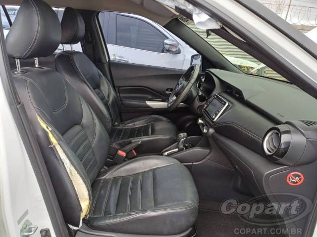 2017 NISSAN KICKS 