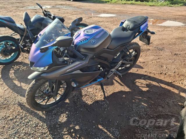 2025 YAMAHA YZF R15 