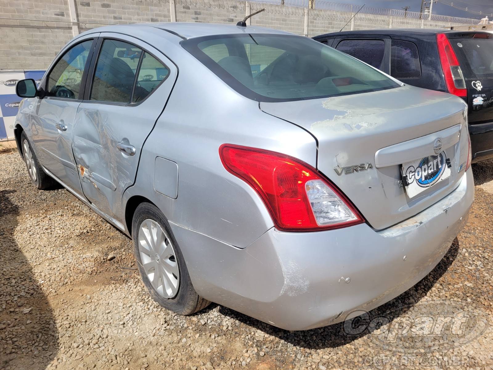 Foto 3: 2012 NISSAN VERSA