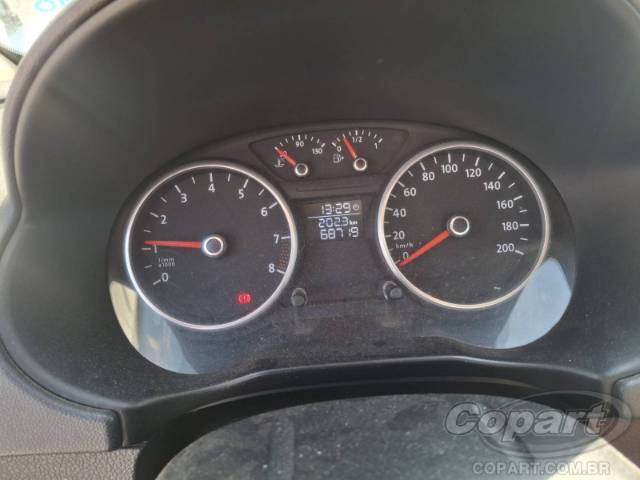 2011 VOLKSWAGEN VOYAGE 