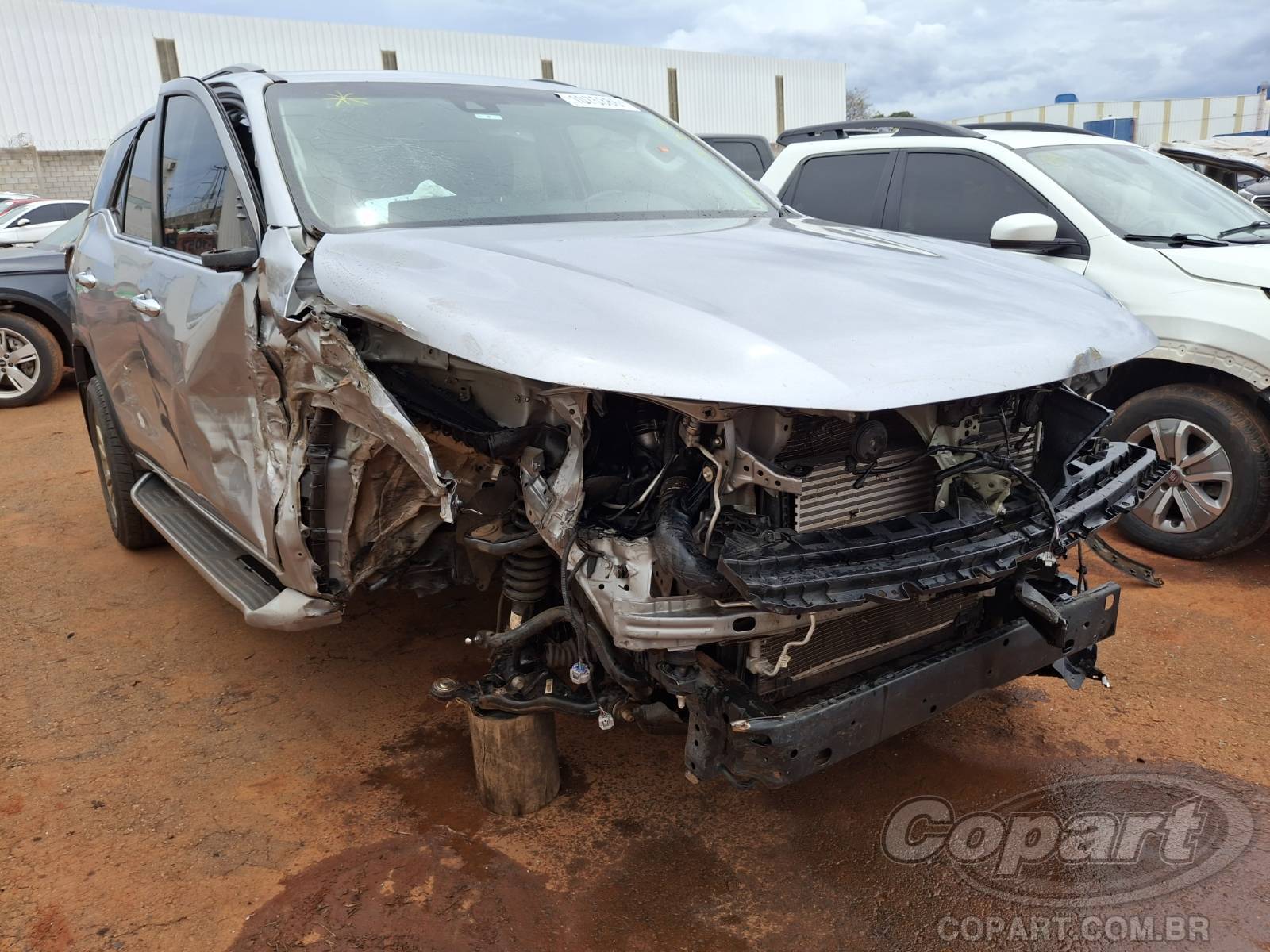 Veículo Toyota SW4 Toyota SW4 SRX 2.8 D-4D Turbo 2023 2023 em leilão