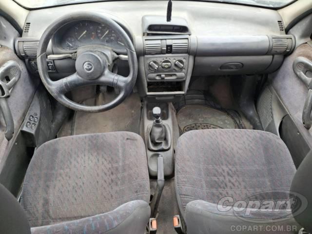 1997 CHEVROLET CORSA SEDAN 