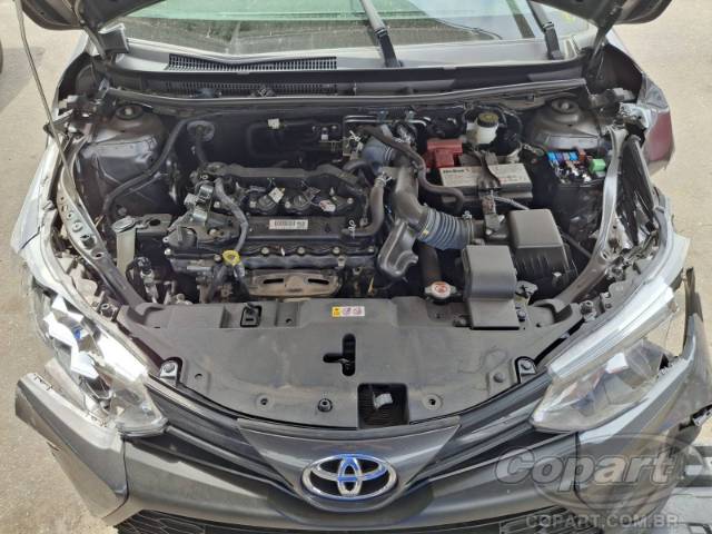 2024 TOYOTA YARIS SEDA 