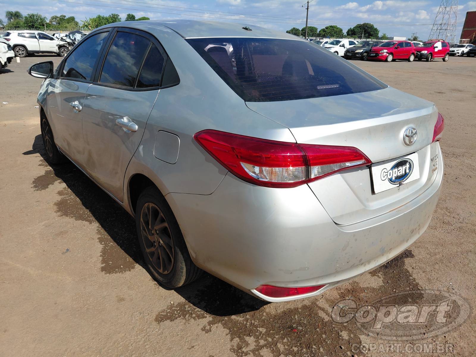 Foto 3: 2023 TOYOTA YARIS SEDA