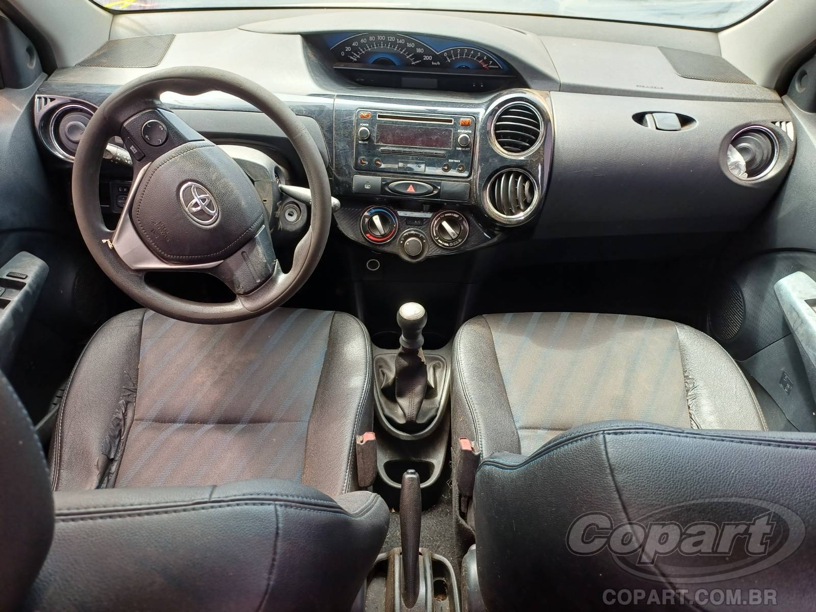 2015 TOYOTA ETIOS SEDA — foto 9 de 10