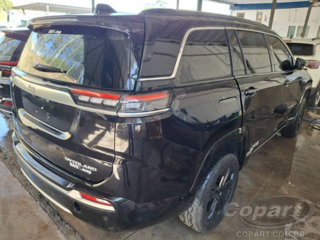 2025 JEEP COMMANDER 