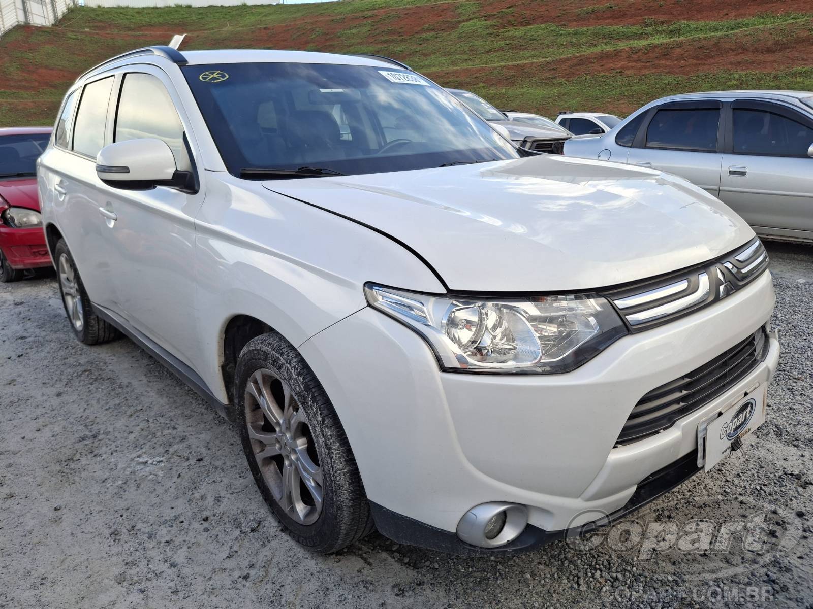 Veículo Mitsubishi Outlander Mitsubishi Outlander 2.0 16V MIVEC 2015 2015 em leilão