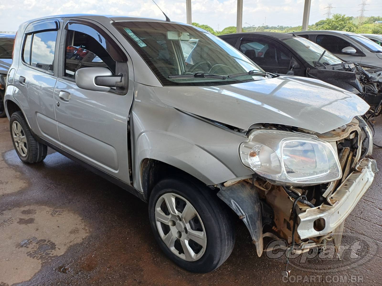 Fiat Uno Vivace 1.0 Evo 2013 Colisão Média Monta