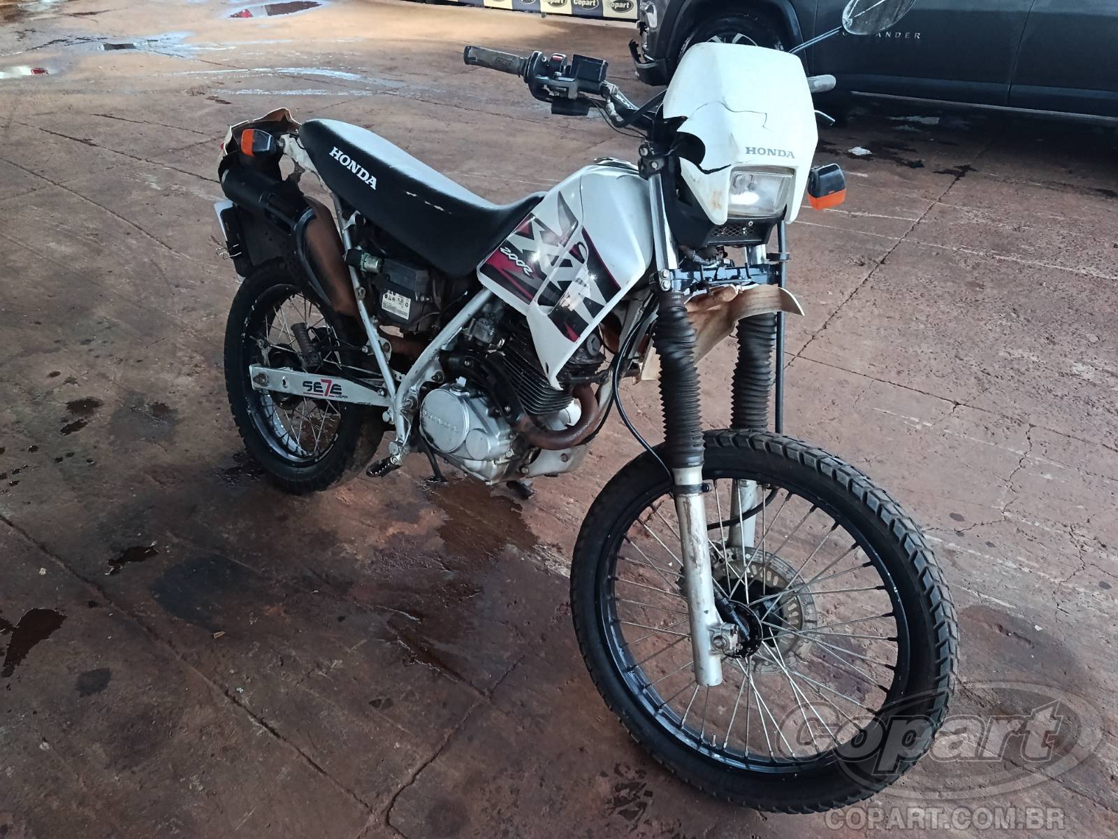 Honda XR 200 1998 em leilão