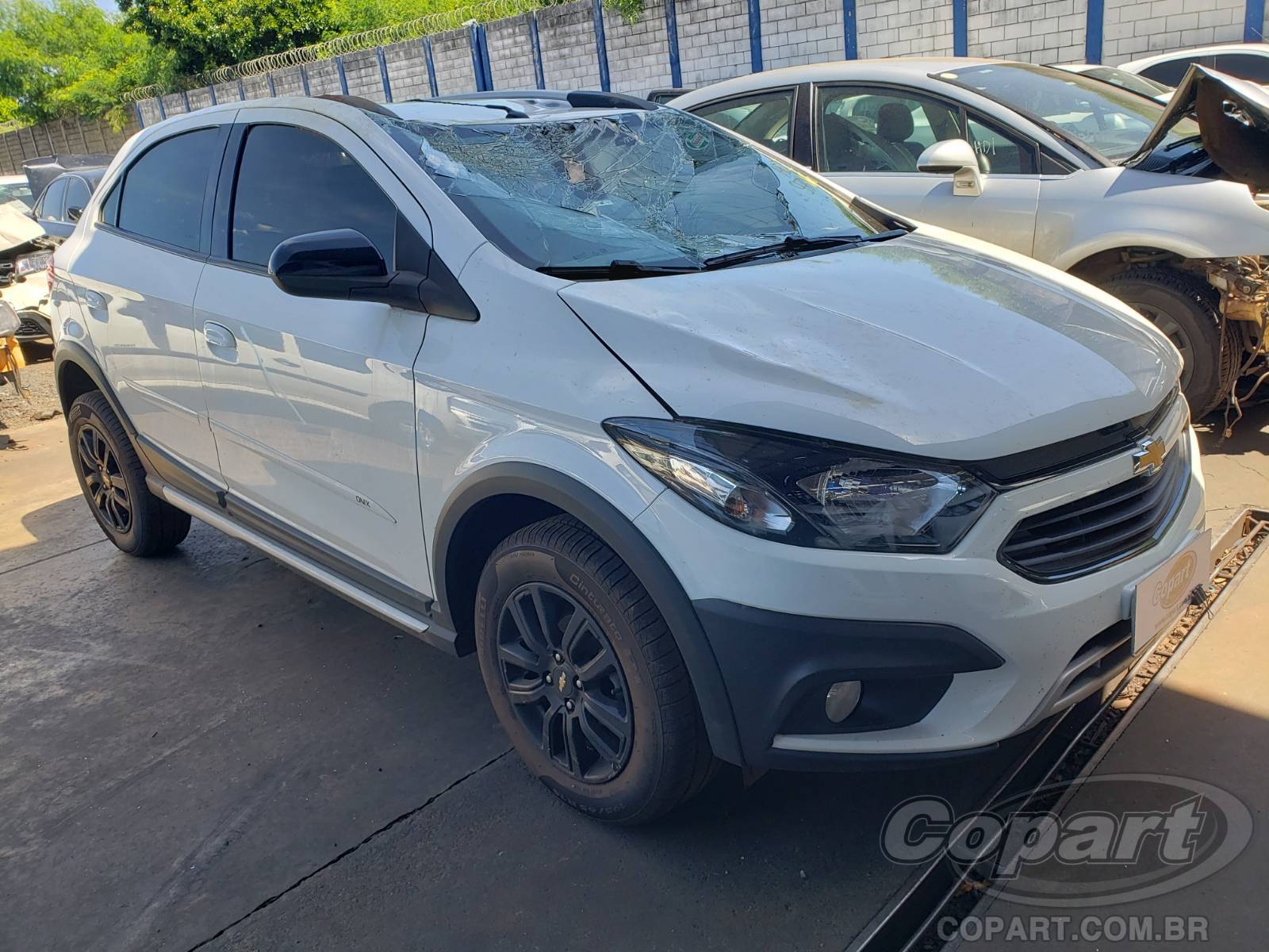 Veículo GM - Chevrolet Onix Chevrolet Onix Activ 1.4 Eco 2019 Médio Dano Frontal 2019 em leilão