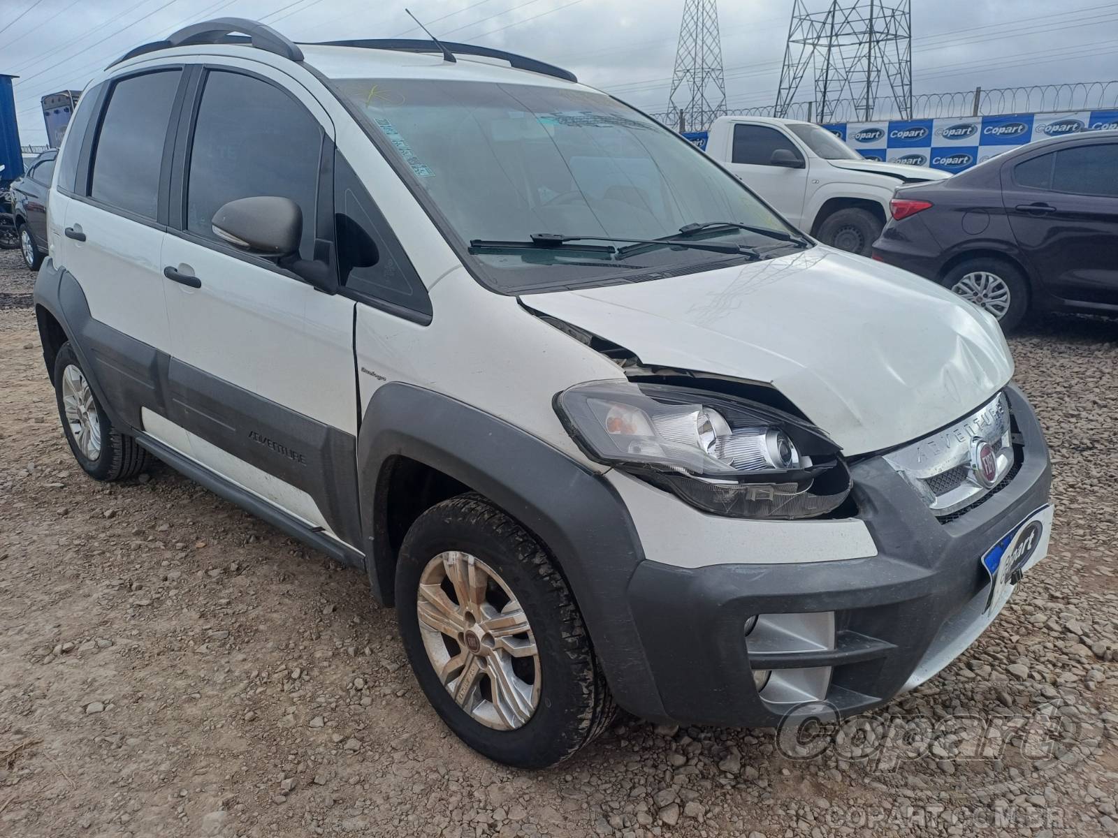 Veículo Fiat Idea Fiat Idea Adventure 1.8 16V E.torQ 2015 2015 em leilão