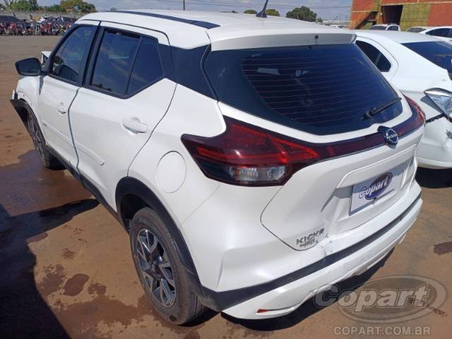 2024 NISSAN KICKS 