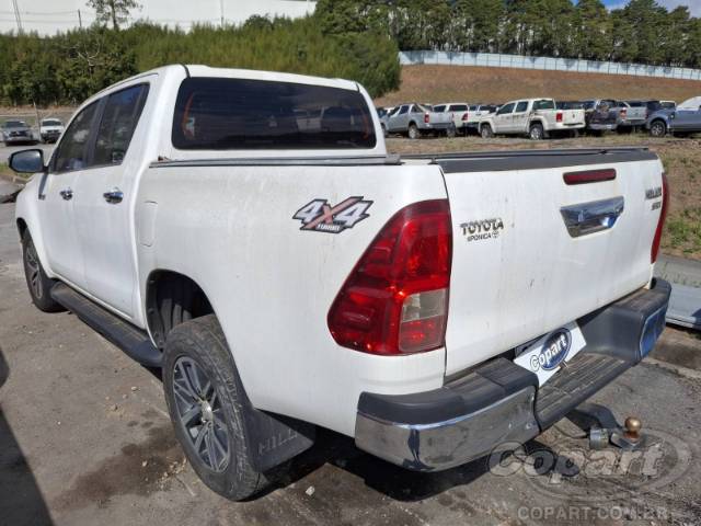 2016 TOYOTA HILUX CD 