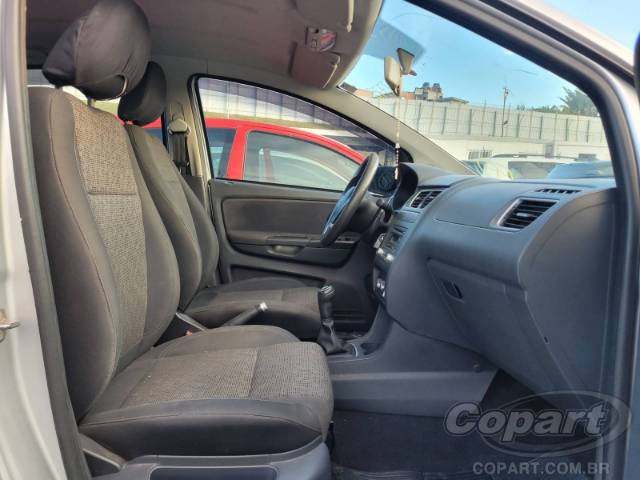 2013 VOLKSWAGEN FOX 